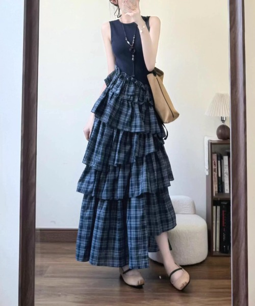 gossip!ロサンゼルス(ゴシップロサンゼルス)の「きゅんとするクラシカルチェック柄!ランダム段々重ねフリルアシンメトリーノースリーブマキシワンピース(ワンピース・レディース・チェック・M/L)」の5枚目の写真