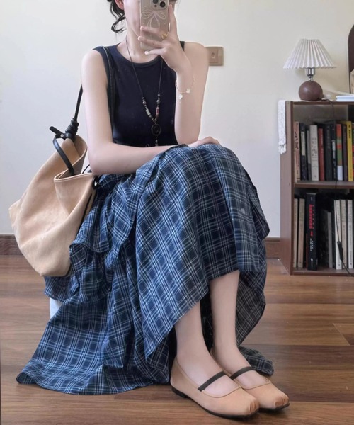 gossip!ロサンゼルス(ゴシップロサンゼルス)の「きゅんとするクラシカルチェック柄!ランダム段々重ねフリルアシンメトリーノースリーブマキシワンピース(ワンピース・レディース・チェック・M/L)」の6枚目の写真