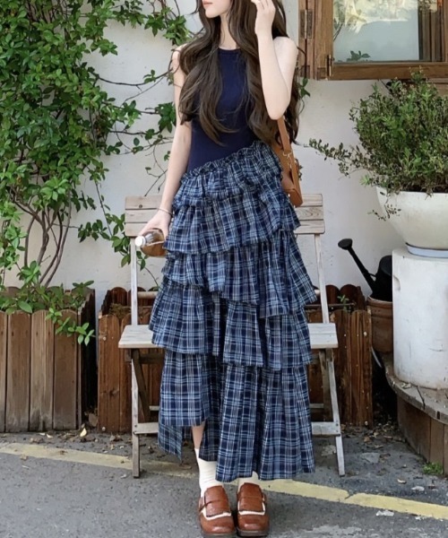 gossip!ロサンゼルス(ゴシップロサンゼルス)の「きゅんとするクラシカルチェック柄!ランダム段々重ねフリルアシンメトリーノースリーブマキシワンピース(ワンピース・レディース・チェック・M/L)」の14枚目の写真