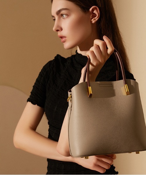 NiiNa(ニーナ)の「【 NiiNa / ニーナ 】高品質牛革3WAYバケットショルダーバッグ(ショルダーバッグ・レディース・ブラウン/グリーン/グレイッシュベージュ/ブラック・FREE)」の3枚目の写真