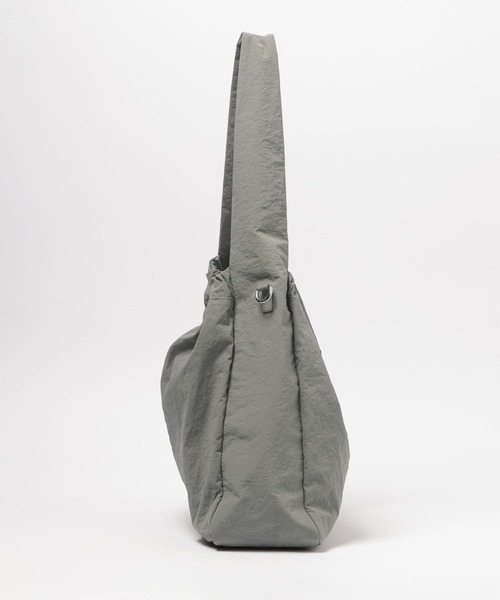 LEPSIM（レプシィム）の「チャーム付きギャザーショルダー　599317（ショルダーバッグ・レディース・ベージュ/グレー/ブラック・ONE SIZE）」の15枚目の写真