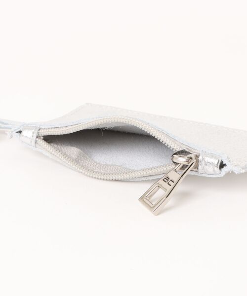 andrea cardone(アンドレアカルドネ)の「【andrea cardone/アンドレアカルドネ】レザー メタリック トートバッグ ミニポーチ付き イタリア製(トートバッグ・レディース・シルバー・FREE)」の6枚目の写真