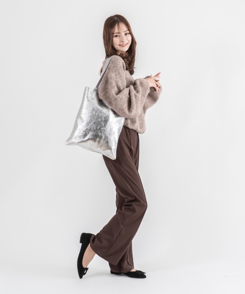 andrea cardone(アンドレアカルドネ)の「【andrea cardone/アンドレアカルドネ】レザー メタリック トートバッグ ミニポーチ付き イタリア製(トートバッグ・レディース・シルバー・FREE)」の13枚目の写真