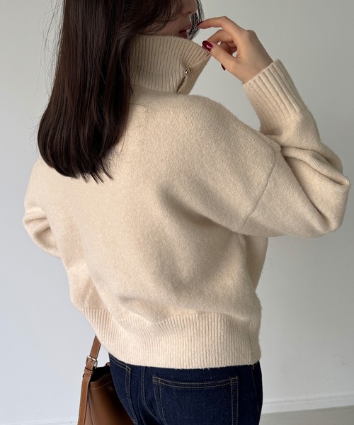 junoah(ジュノア)の「2wayネックゴールドボタンニットプルオーバー(ニット/セーター・レディース・ベージュ/チャコール/アイボリー・MEDIUM/LARGE)」の10枚目の写真