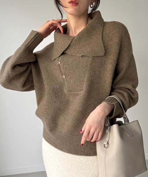 junoah(ジュノア)の「2wayネックゴールドボタンニットプルオーバー(ニット/セーター・レディース・ベージュ/チャコール/アイボリー・MEDIUM/LARGE)」の12枚目の写真