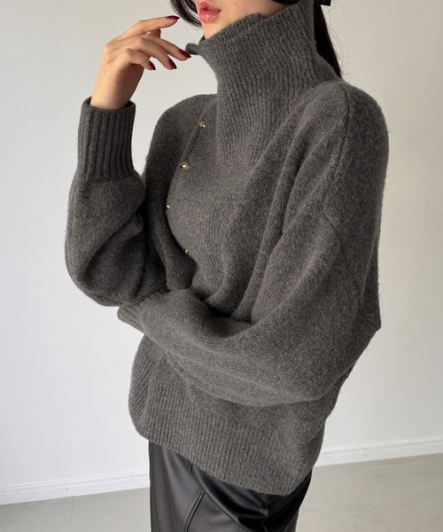 junoah(ジュノア)の「2wayネックゴールドボタンニットプルオーバー(ニット/セーター・レディース・ベージュ/チャコール/アイボリー・MEDIUM/LARGE)」の18枚目の写真