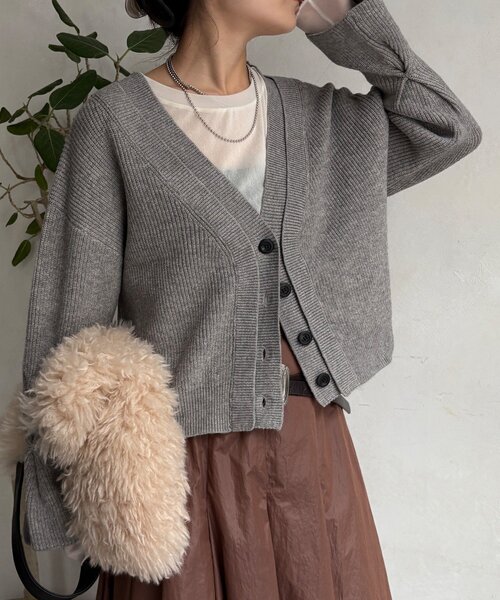 DouDou（ドゥドゥ）の「【WEB限定】レイヤードリブVネックカーディガン（カーディガン/ボレロ・レディース・ベージュ/グレー/ブラック・FREE）」の2枚目の写真