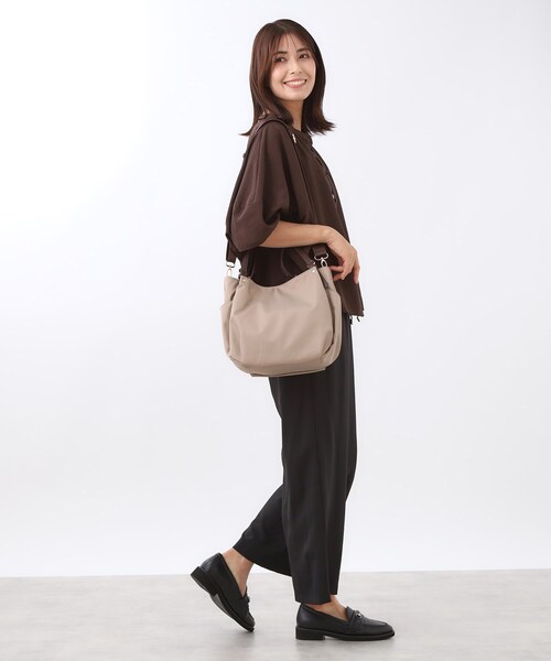 Reflect（リフレクト）の「【しっかり収納／小旅行に◎／インナーバッグ入り／ショルダー付き】3WAYデザインバッグ（ショルダーバッグ・レディース・ベージュ/ピンク系/ブラック・00）」の8枚目の写真