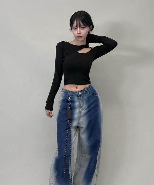 FOLLOWIN（フォロウィン）の「2color/キーホルダー付き/グラデーションカーブシルエットデニム（デニムパンツ・レディース・ブラック/ブルー・SMALL/MEDIUM/LARGE）」の19枚目の写真