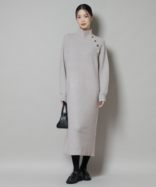 NANO universe（ナノユニバース）の「釦ディティールニットワンピース（ワンピース・レディース・グレー/ベージュ/ネイビー・FREE）」の2枚目の写真