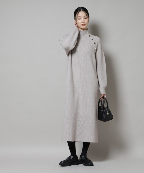 NANO universe（ナノユニバース）の「釦ディティールニットワンピース（ワンピース・レディース・グレー/ベージュ/ネイビー・FREE）」の4枚目の写真