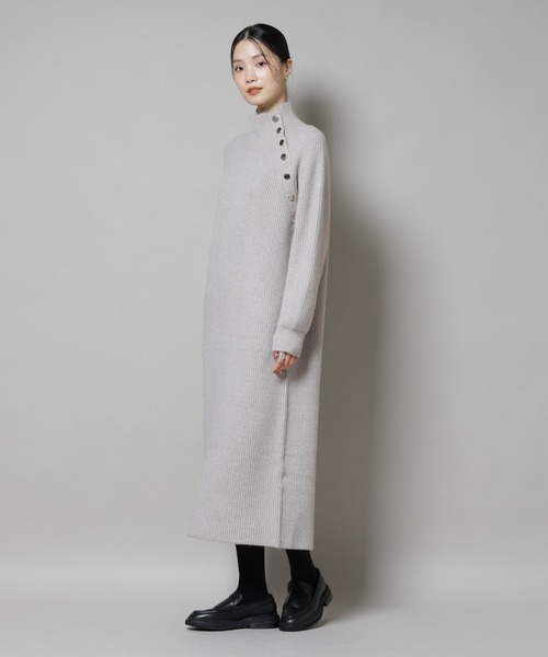 NANO universe（ナノユニバース）の「釦ディティールニットワンピース（ワンピース・レディース・グレー/ベージュ/ネイビー・FREE）」の7枚目の写真