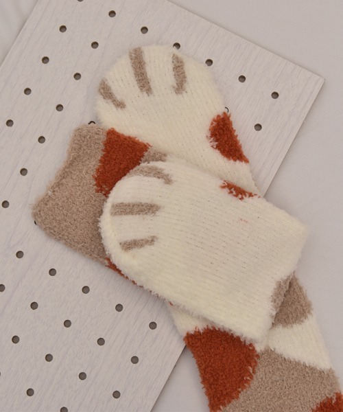 TONE SELECT GOODS(トーンセレクトグッズ)の「【float】ふわふわ モコモコ ネコ柄 パステル カラー デザイン ルームソックス【12色展開】(ソックス/靴下・レディース・グリーン系3/ブルー系2/ベージュ系3/グリーン系1/ピンク系3/ピンク系2/ピンク系1/ブルー系1/ブルー系3/グリーン系2/グレー系1/ベージュ系2・FREE)」の3枚目の写真