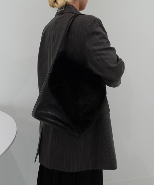 INTER FACTORY(インターファクトリー)の「あわのさえこ - 巾着付き3wayバケツトートバッグ made in INTER FACTORY(ハンドバッグ・レディース・グレイッシュベージュ/ブラック・FREE)」の5枚目の写真