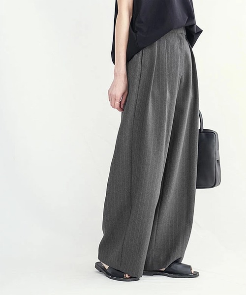 SOLAMONAT LARME(ソラモナラーム)の「ストライプパンツ(その他パンツ・レディース・ブラック/チャコール/グレー・38/40)」の4枚目の写真