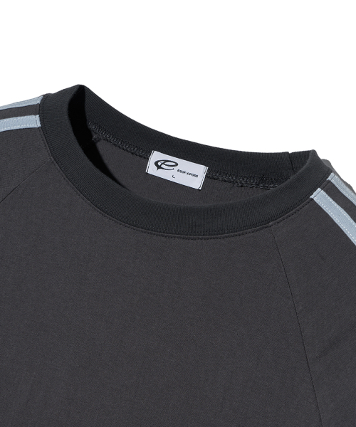 ESCAPEFROM(エスケープフロム)の「ブラーハートテキストプリントトラックロングスリーブチャコール(Tシャツ/カットソー・レディース・その他・MEDIUM/LARGE)」の4枚目の写真
