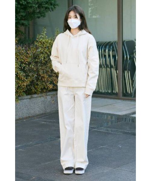 MUSINSA STANDARD WOMAN（ムシンサスタンダードウーマン）の「レディースワイドチノパンツ【クリーム】（その他パンツ・レディース・その他・30/24/25/26/27/28/29）」の4枚目の写真