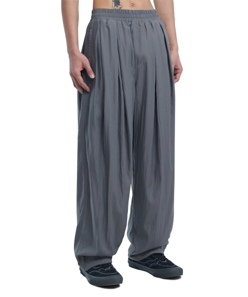 NOMANUAL(NOMANUAL)の「3DT NYLON PANTS - CHARCOAL(その他パンツ・レディース・その他・MEDIUM/SMALL)」の1枚目の写真