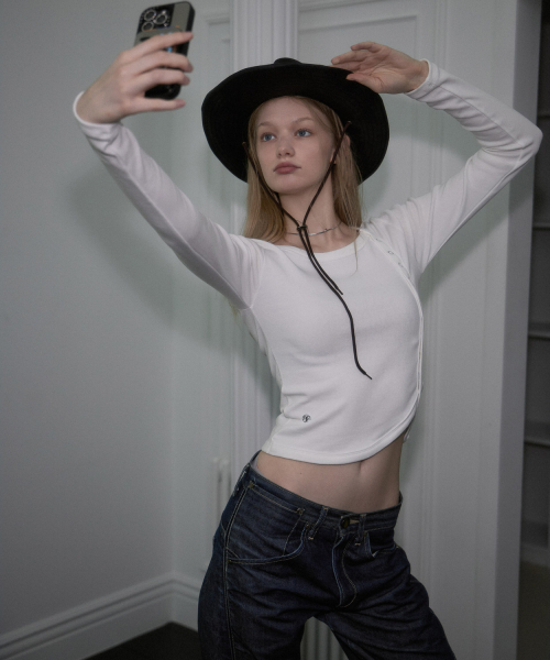 ROSEFRANTZ（ロゼフランツ）の「Side Eyelet Long Sleeve [Ivory]（Tシャツ/カットソー・レディース・アイボリー・OS）」の12枚目の写真