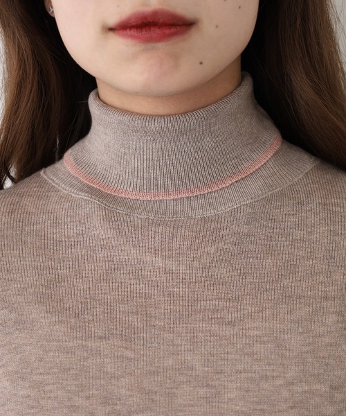 EGLANTINE(エグランティーヌ)の「EGLANTINE ウール混バイカラーラインハイネックニット(ニット/セーター・レディース・チャコールグレー/ブラウン/ライトグリーン/グレイッシュベージュ/ベビーピンク・40)」の9枚目の写真