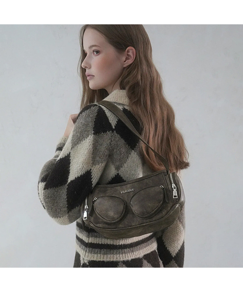 Vivacious（ビバシャス）の「Megan Pocket Shoulder Bag - 6COL（ショルダーバッグ・レディース・チャコール/シルバーグレー/ブラック/ピンク/ブルー/アッシュブラウン・FREE）」の5枚目の写真