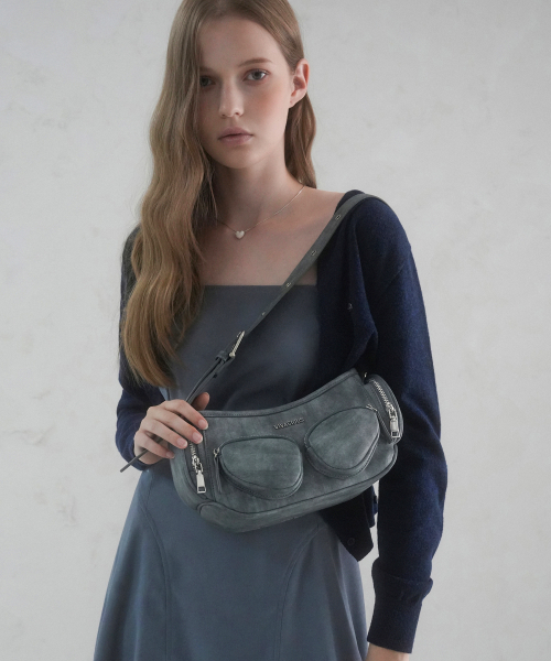 Vivacious（ビバシャス）の「Megan Pocket Shoulder Bag - 6COL（ショルダーバッグ・レディース・チャコール/シルバーグレー/ブラック/ピンク/ブルー/アッシュブラウン・FREE）」の8枚目の写真