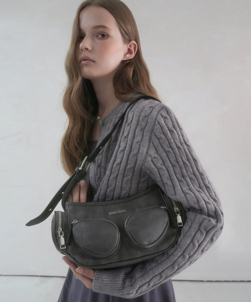 Vivacious（ビバシャス）の「Megan Pocket Shoulder Bag - 6COL（ショルダーバッグ・レディース・チャコール/シルバーグレー/ブラック/ピンク/ブルー/アッシュブラウン・FREE）」の10枚目の写真