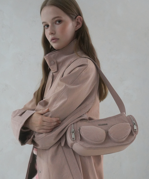 Vivacious（ビバシャス）の「Megan Pocket Shoulder Bag - 6COL（ショルダーバッグ・レディース・チャコール/シルバーグレー/ブラック/ピンク/ブルー/アッシュブラウン・FREE）」の12枚目の写真