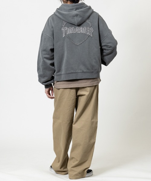 THRASHER（スラッシャー）の「【at】〔THRASHER/スラッシャー〕ダメージデニムアップリケ ピグメント ダブルジップショートパーカー（パーカー・メンズ・グレー/チャコールグレー/ブラウン/ピンク・FREE）」の20枚目の写真