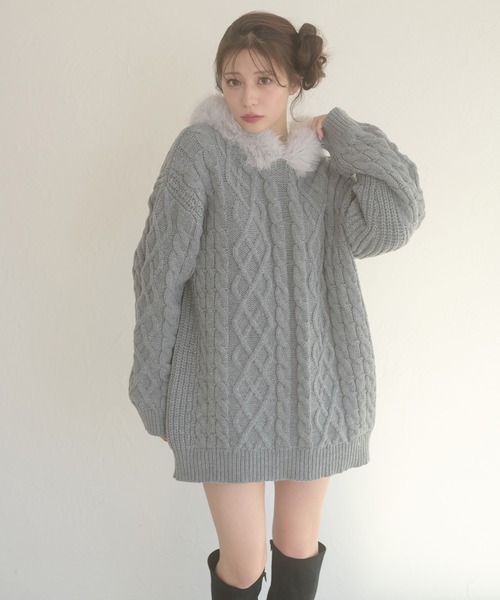 Ambre Neige(アンブルネージュ)の「fake fur hood cable knit hoodie / フェイクファーフードケーブルニットパーカー(ニット/セーター・レディース・ブラウン系その他/グレー/オフホワイト・FREE)」の21枚目の写真