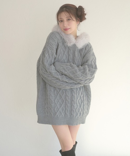 Ambre Neige(アンブルネージュ)の「fake fur hood cable knit hoodie / フェイクファーフードケーブルニットパーカー(ニット/セーター・レディース・ブラウン系その他/グレー/オフホワイト・FREE)」の22枚目の写真