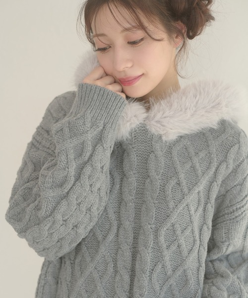 Ambre Neige(アンブルネージュ)の「fake fur hood cable knit hoodie / フェイクファーフードケーブルニットパーカー(ニット/セーター・レディース・ブラウン系その他/グレー/オフホワイト・FREE)」の20枚目の写真