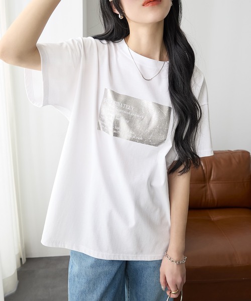 ReDial(リダイアル)の「活躍!箔プリントTシャツ(Tシャツ/カットソー・レディース・オフホワイト/ブラック・M/L/LL/3L)」の4枚目の写真