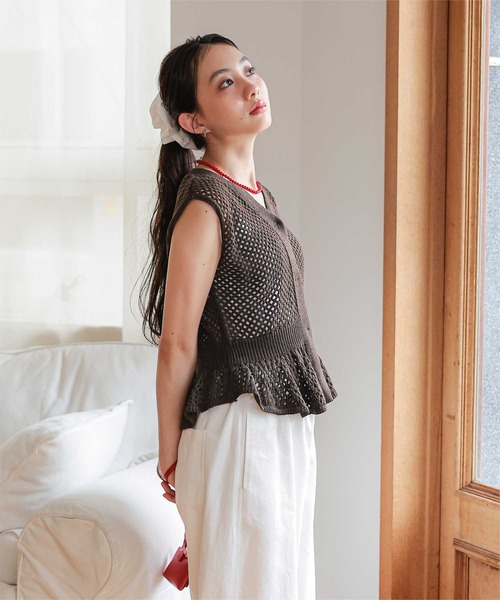miette(ミエット)の「透かし編みノースリペプラムニット(ニット/セーター・レディース・ブラック/ベージュ/ブラウン/グレー・M/S)」の22枚目の写真