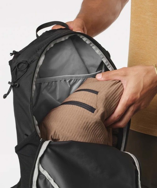 SALOMON（サロモン）の「【SALOMON】TRAILBLAZER 30／サロモン トレイルブレイザー30L バックパック（バックパック/リュック・メンズ・ブラック・FREE）」の2枚目の写真