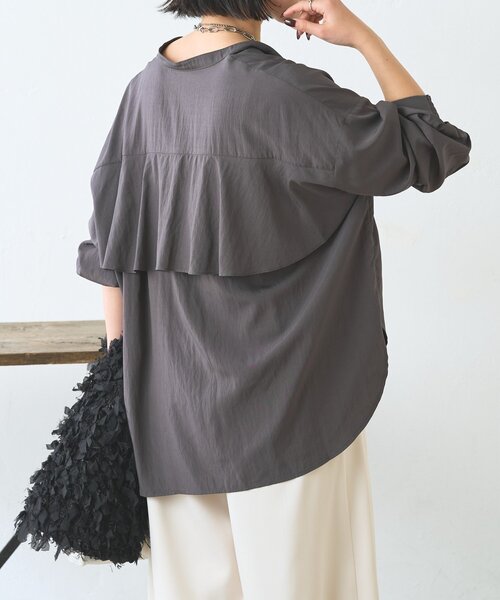 Jena espace merveilleux（ジェナ　エスパスメルヴェイユ）の「【リバイバル】後ろヨークラッフルシャツ（シャツ/ブラウス・レディース・ミント/チャコールグレー/オフホワイト・FREE）」の22枚目の写真