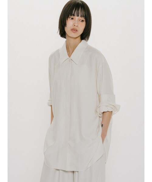 MIDIUMISOLID(ミディウミソリッド)の「MIDIUMISOLID for Ladies リラックスロングカフスシャツ(シャツ/ブラウス・レディース・ライトブルー/アイボリー/チャコールグレー・FREE)」の12枚目の写真