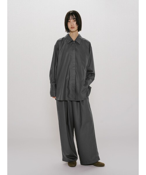 MIDIUMISOLID(ミディウミソリッド)の「MIDIUMISOLID for Ladies リラックスロングカフスシャツ(シャツ/ブラウス・レディース・ライトブルー/アイボリー/チャコールグレー・FREE)」の18枚目の写真