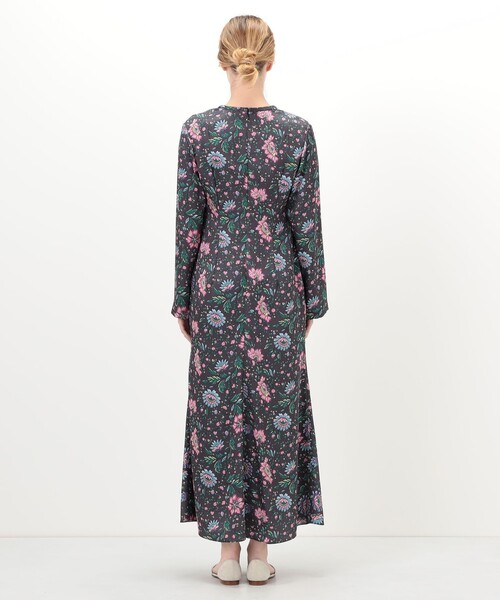 SOULEIADO（ソレイアード）の「ポリエステルサテンプリント ソフトマーメイドワンピース（ワンピース・レディース・グレー系その他2・36）」の4枚目の写真