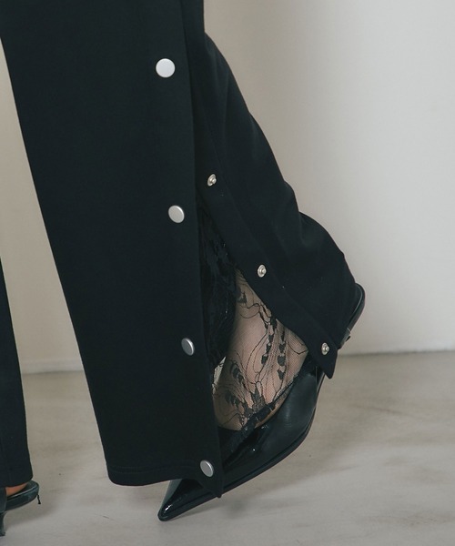 ARVELLIA(アルベリア)の「LACE REVEAL SNAP PANTS(その他パンツ・レディース・ネイビー/ブラック・M)」の13枚目の写真
