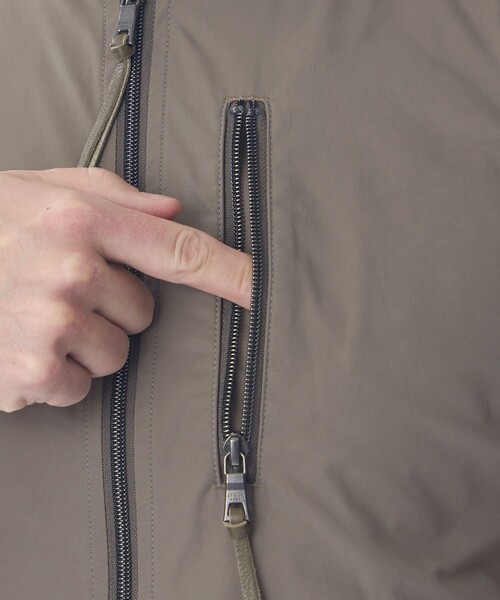 EPOCA UOMO（エポカウォモ）の「ポリエステルツイルコンビブルゾン（ブルゾン・メンズ・ベージュ系その他5/ブラック・46/48）」の6枚目の写真