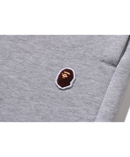 A BATHING APE（アベイシングエイプ）の「ONE POINT REGULAR FIT SWEAT SHORTS（その他パンツ・メンズ・グレー/アイボリー/ブラック/グリーン・SMALL/MEDIUM/X-LARGE/XX-LARGE/LARGE）」の11枚目の写真