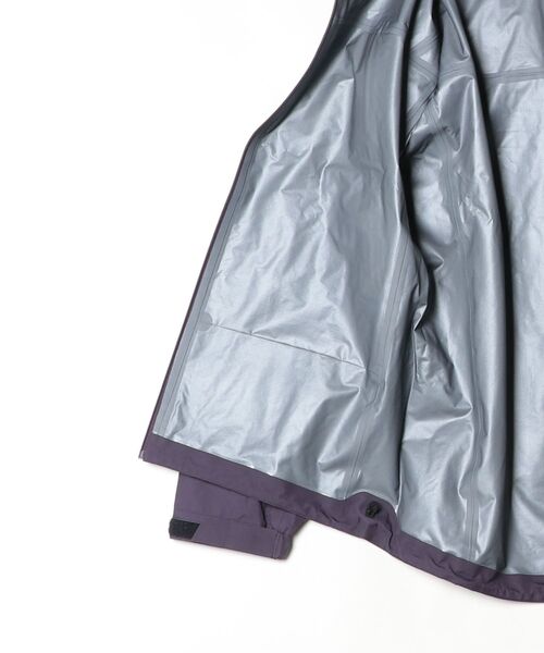 THE NORTH FACE（ザノースフェイス）の「ザ ノース フェイス THE NORTH FACE Climb Light Jacket_クライムライトジャケット（メンズ）（ナイロンジャケット・メンズ・ダークパープル/ブラック・L/LL/M）」の5枚目の写真