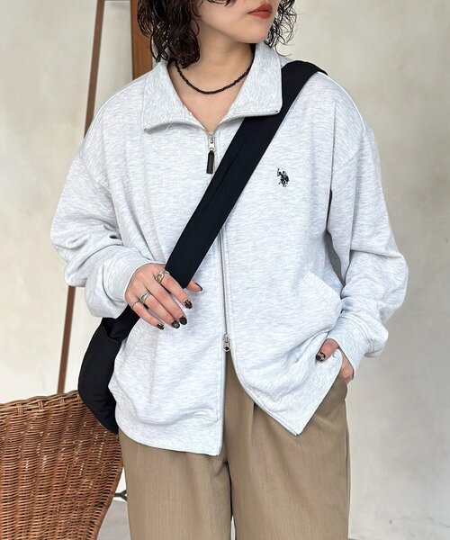 U.S. POLO ASSN.(ユーエスポロアッスン)の「裏毛スタンドジップブルゾン(ブルゾン・メンズ・グレー/オフホワイト/ネイビー・MEDIUM/LARGE)」の8枚目の写真