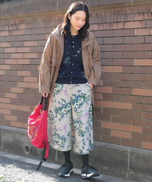 SUPER HAKKA（スーパーハッカ）の「ポリエステルコットンツイル　フラワーポイントスカラップ刺繍フーディコート（その他アウター・レディース・ブラウン/ライトグリーン・FREE）」の8枚目の写真