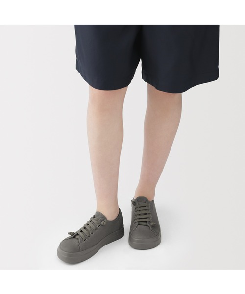 MUJI Labo(ムジラボ)の「〔MUJI Labo〕婦人 キャンバス ローカットスニーカー(スニーカー・レディース・アイボリー/グレー・22.5cm/23.0cm/23.5cm/24.0cm/25.0cm)」の8枚目の写真