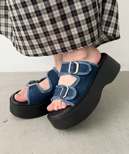 CLEA(クレア)の「厚底デニムベルトサンダル(サンダル・レディース・ブラック/ブルー・24.5cm/23.5cm)」の13枚目の写真