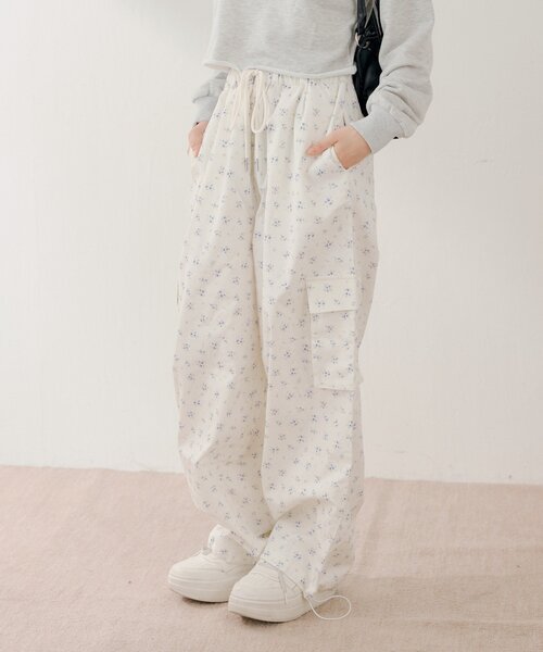 Chico（チコ）の「花柄ワイドカーゴパンツ（その他パンツ・レディース・ピンク系その他2/ピンク/ブルー・FREE）」の9枚目の写真