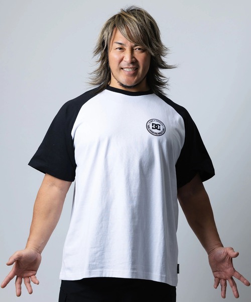 DC SHOES（ディーシーシューズ）の「【DC SHOES × 新日本プロレス】CLASSIC SS メンズ Tシャツ 【2026年春夏モデル】/半袖Tシャツ（Tシャツ/カットソー・メンズ・ブラック・MEDIUM/LARGE/X-LARGE）」の4枚目の写真