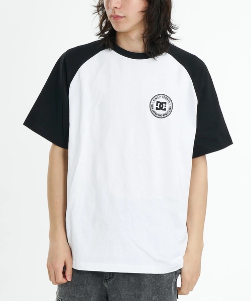 DC SHOES（ディーシーシューズ）の「【DC SHOES × 新日本プロレス】CLASSIC SS メンズ Tシャツ 【2026年春夏モデル】/半袖Tシャツ（Tシャツ/カットソー・メンズ・ブラック・MEDIUM/LARGE/X-LARGE）」の6枚目の写真